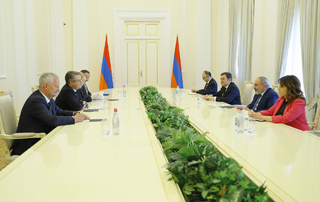 Премьер-министр Пашинян принял государственного министра иностранных дел ФРГ Тобиаса Линднера