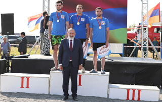 Le Premier ministre: l'un des objectifs du tournoi de natation est de rendre la belle côte de Shoghakat plus attrayante pour les investissements   

