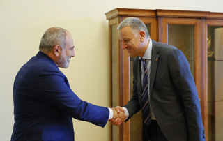 The Prime Minister receives the head of the EU delegation in Armenia