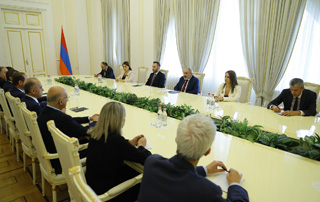Prime Minister Pashinyan receiveս the parliamentary delegation of Cyprus 