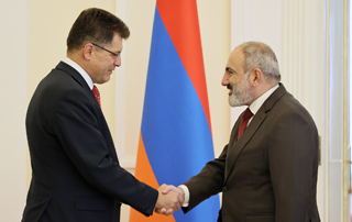 Премьер-министр Пашинян принял Комиссара Европейского союза по антикризисному управлению