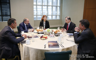 Премьер-министр встретился с исполнительным директором компании “Контур Глобал” Жозефом Брандтом