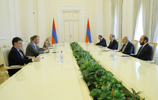 Prime Minister Pashinyan receives Toivo Klaar

