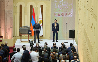 Выборы в Совет старейшин Еревана показали необратимость демократии в Республике Армения: премьер-министр присутствовал на церемонии приведения к присяге новоизбранного мэра Еревана