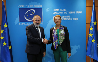 В Страсбурге состоялась встреча Никола Пашиняна и Марии Пейчинович-Бурич