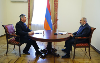 Վարչապետ Փաշինյանին է հանձնվել Հռոմի Ֆրանցիսկոս պապի կողմից շնորհված շքանշանը