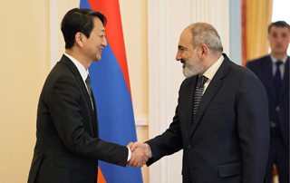 Премьер-министр Пашинян принял министра торговли Республики Корея 