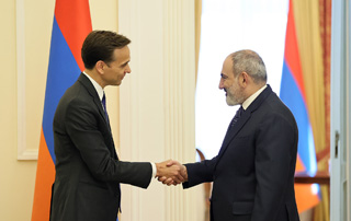The Prime Minister receives the U.S. Deputy Assistant Secretary of State (Bureau of European and Eurasian Affairs) 