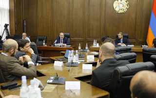 “Родина – это государство. Любишь родину - укрепляй государство!”: речь премьер-министра в ходе обсуждения госбюджета на 2024 год на совместном заседании постоянных комиссий НС 