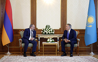 Rencontre enntre Nikol Pashinyan et Noursoultan Nazarbaïev à Douchanbé
