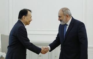 Վարչապետն ԱԶԲ նախագահի հետ քննարկել է ենթակառուցվածքների զարգացման ընթացիկ ծրագրերն ու նոր նախագծերը