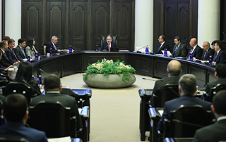 L'ordre d'organisation et la tenue des réunions, des séances de la Commission d'Etat pour la délimitation des frontières entre l'Arménie et l'Azerbaïdjan ont été approuvés 