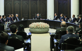 The Government defines the amount and procedure for providing the monthly additional pay for the scientific degree