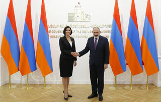 Nikol Pashinyan a reçu la Présidente de la Chambre des Députés du Parlement tchèque, Mme Markéta Pekarová