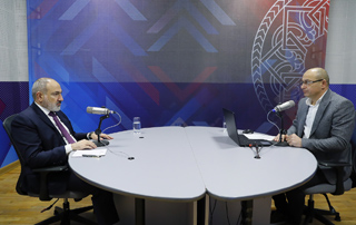 Интервью премьер-министра Пашиняна программе “Безопасная среда” Общественного радио Армении
