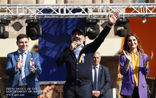 L'intervention du Premier ministre Nikol Pashinyan lors de l'événement dédié au 2703e anniversaire d'Echmiadzin