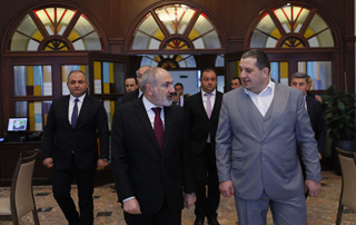 Le Premier ministre participe à la cérémonie d'ouverture du complexe hôtelier Eighty Eight Hotel & Spa à Tsaghkadzor


