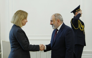 Le Premier ministre a reçu l'Ambassadrice des États-Unis en Arménie