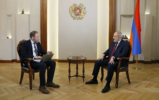 Le Premier ministre Nikol Pashinyan interviewé par le journaliste du journal britannique The Telegraph