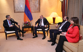 Премьер-министр Пашинян провел встречу с президентом Национального фонда поддержки демократии