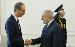 Премьер-министр Пашинян принял командующего гражданскими операциями Европейской службы внешних связей