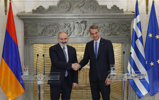 Nikol Pashinyan and Kyriakos Mitsotakis discuss issues related to the consistent development of Armenia-Greece cooperation and regional processes
