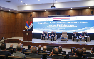 Notre objectif est de faire de l'Arménie un pays doté d'une économie de haute technologie. Le Premier ministre a rencontré des Hommes d'affaires égyptiens 