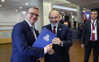Rencontre des Premiers ministres arménien et finlandais à Bruxelles