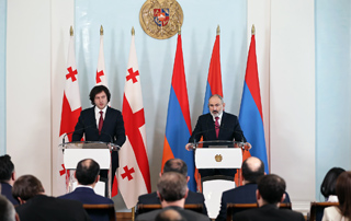 Nikol Pashinyan et Irakli Kobakhidze ont fait des déclarations aux représentants des médias 