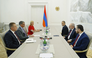 The Prime Minister receives Sarkis Izmirlian, the son of the famous philanthropist Dikran Izmirlian