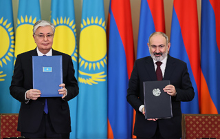 Nikol Pashinyan and Kassym-Jomart Tokayev sign a joint statement. other documents were also signed between the two countries
