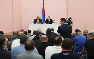 Le Premier ministre s'est rendu dans les villages de Voskepar, Kirants et Berkaber