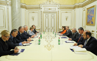 Премьер-министр Пашинян принял делегацию банка KfW