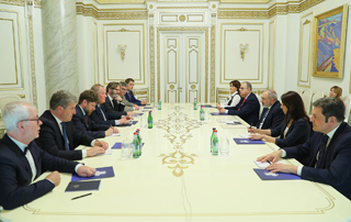 The Prime Minister receives the delegation of the Armenia-France friendship group of the Senate