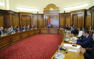 Chaired by PM Pashinyan, the draft of the housing provision program for people forcibly displaced from Nagorno-Karabakh was discussed