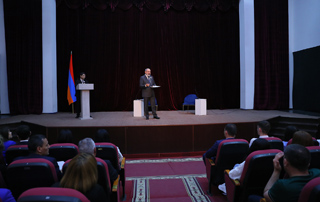 Премьер-министр выступил с речью на тему “Родина – это государство: любишь родину - укрепляй государство”, посетил крепость Бердкунк