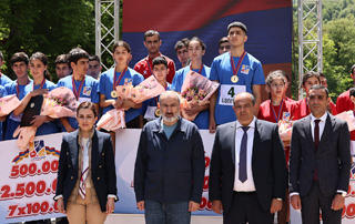 Мы даем начало крепким спортивным традициям в нашей республике: Никол Пашинян присутствовал на “Кубке премьер-министра Республики Армения” по командному шоссейному бегу