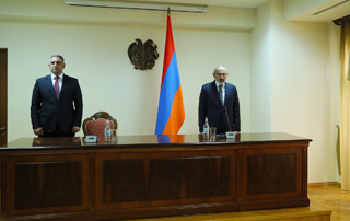 The State Protection Service, as a special service ensuring the security of the state and the public, must continuously develop and strengthen. Prime Minister