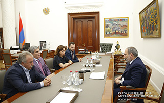 Nikol Pashinyan a reçu des membres du groupe parlementaire  "Yelk"