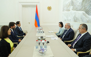 Վարչապետն ընդունել է Ջիրո դ'Իտալիա բազմօրյա խճուղային հեծանվավազքի մրցաշարի գործադիր տնօրենին