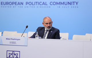 The Prime Minister participates in the round table discussion entitled "Protecting and ensuring democracy"