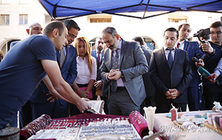 “We intend to exempt micro business from taxes” - Nikol Pashinyan visits charity fair organized by Syrian-Armenians