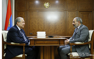 Nikol Pashinyan, Armen Sarkissian discuss issues related to political situation in Armenia