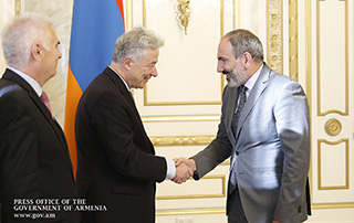 Nicol Pashinyan a reçu le Directeur exécutif du SEAE pour l'Europe et l'Asie centrale