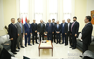 Nikol Pashinyan meets with representatives of traditional Armenian parties in Lebanon