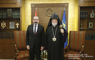Acting PM Nikol Pashinyan, His Holiness Aram I hold private meeting in Antelias