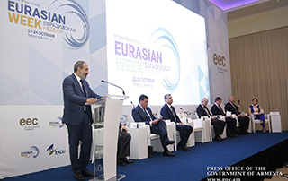 Nikol Pashinyan attends opening of Eurasian Week international forum-exhibition; PM gets acquainted with the products on display