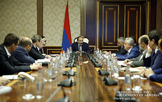 Под председательством исполняющего обязанности премьер-министра обсуждены текущая экономическая ситуация и тенденции развития