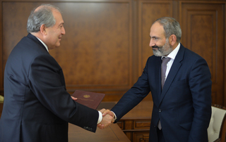 Премьер-министр Никол Пашинян встретился с  Президентом Арменом Саркисяном