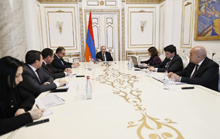 Под председательством премьер-министра обсужден процесс реализации программ строительства объектов здравоохранения